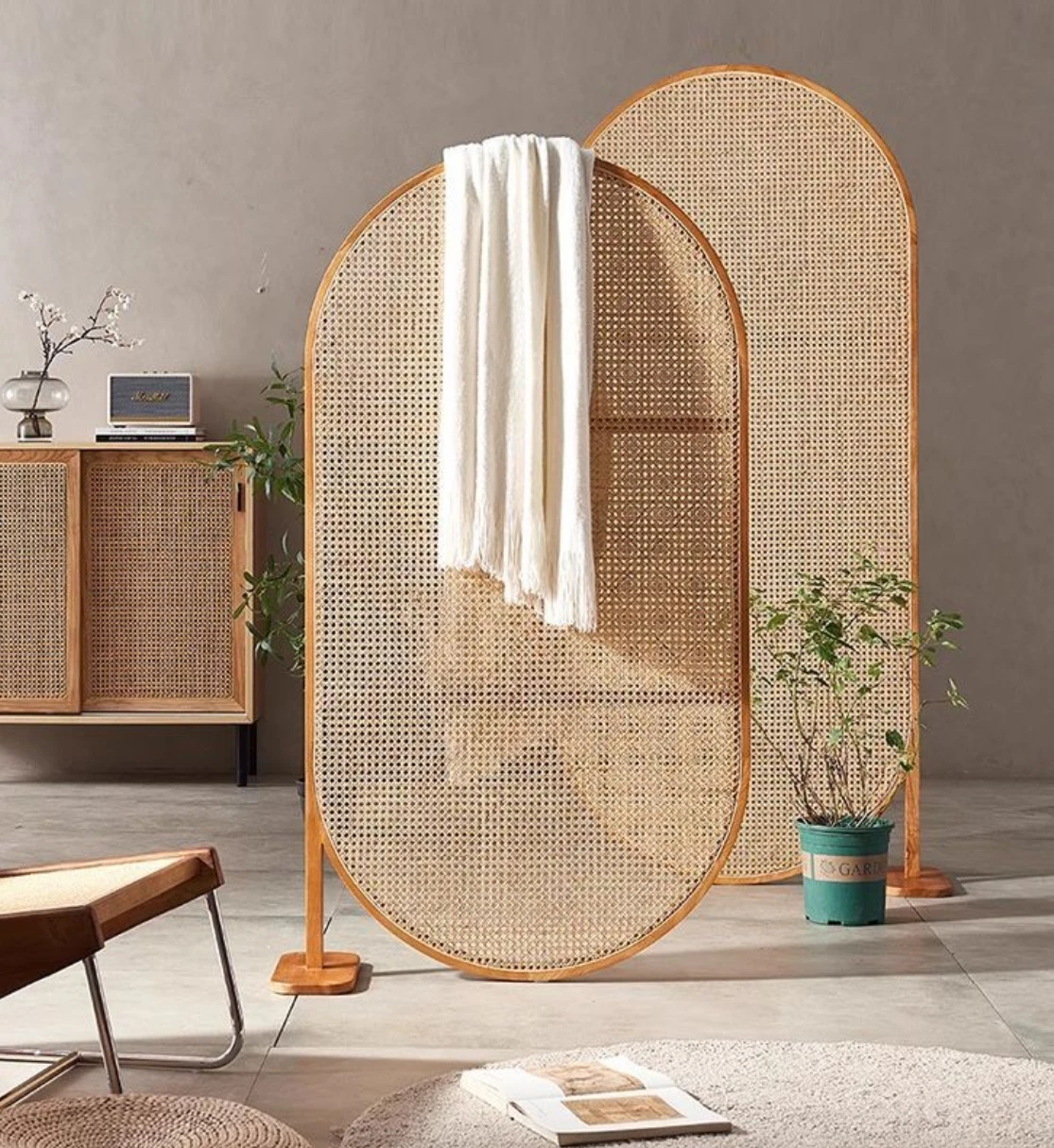 Japanese style solid wood rattan screen partition can be customized hotel office name movable screen