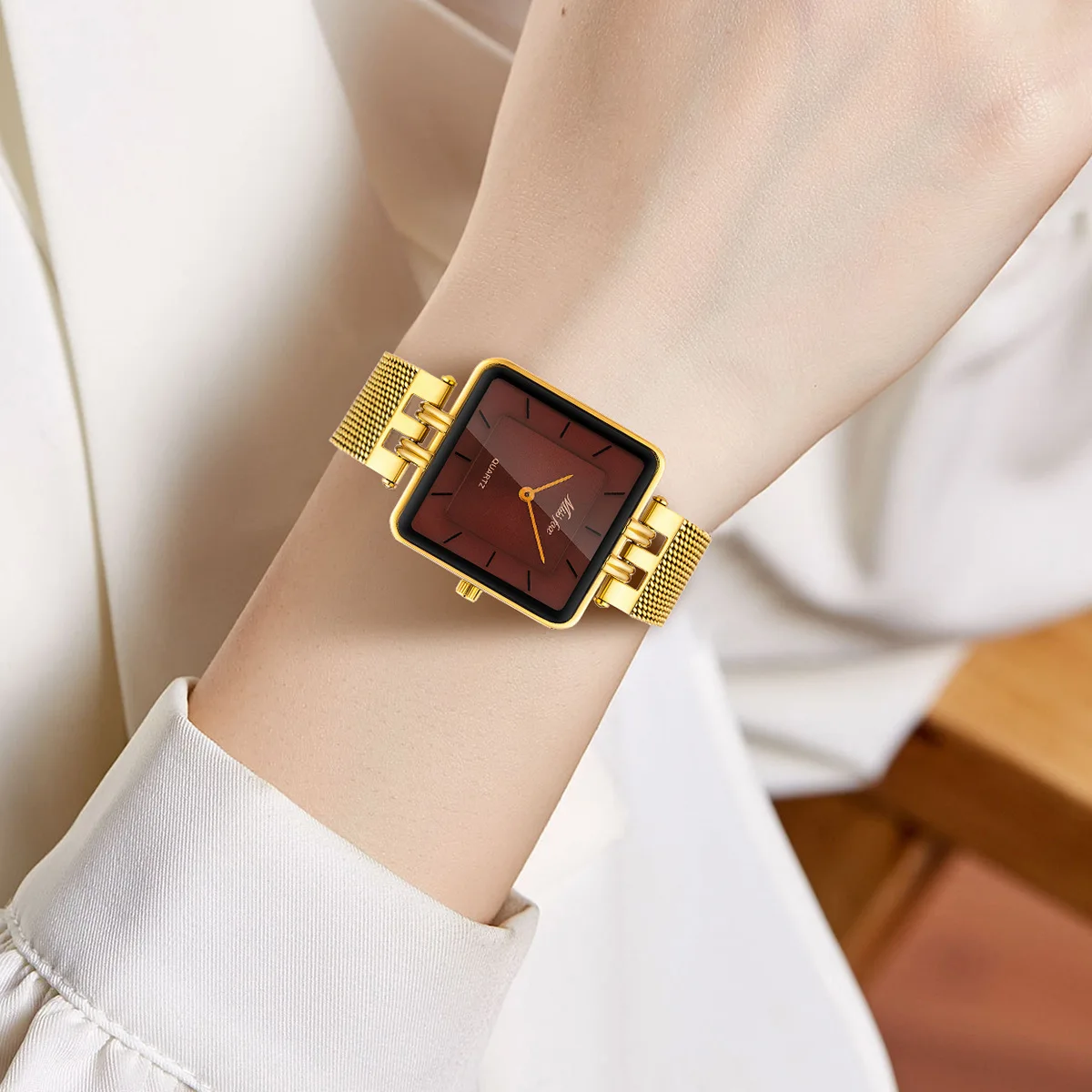 Orologi da coppia di moda per gli amanti degli uomini e delle donne Orologi da polso al quarzo impermeabili classici semplici quadrati con cinturino in maglia d'acciaio Trasporto di goccia