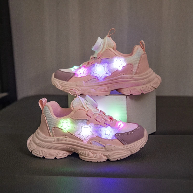 Scarpe sportive traspiranti in rete per ragazze estate nuove scarpe da ginnastica carine per bambini a LED per bambini che girano il culo scarpe