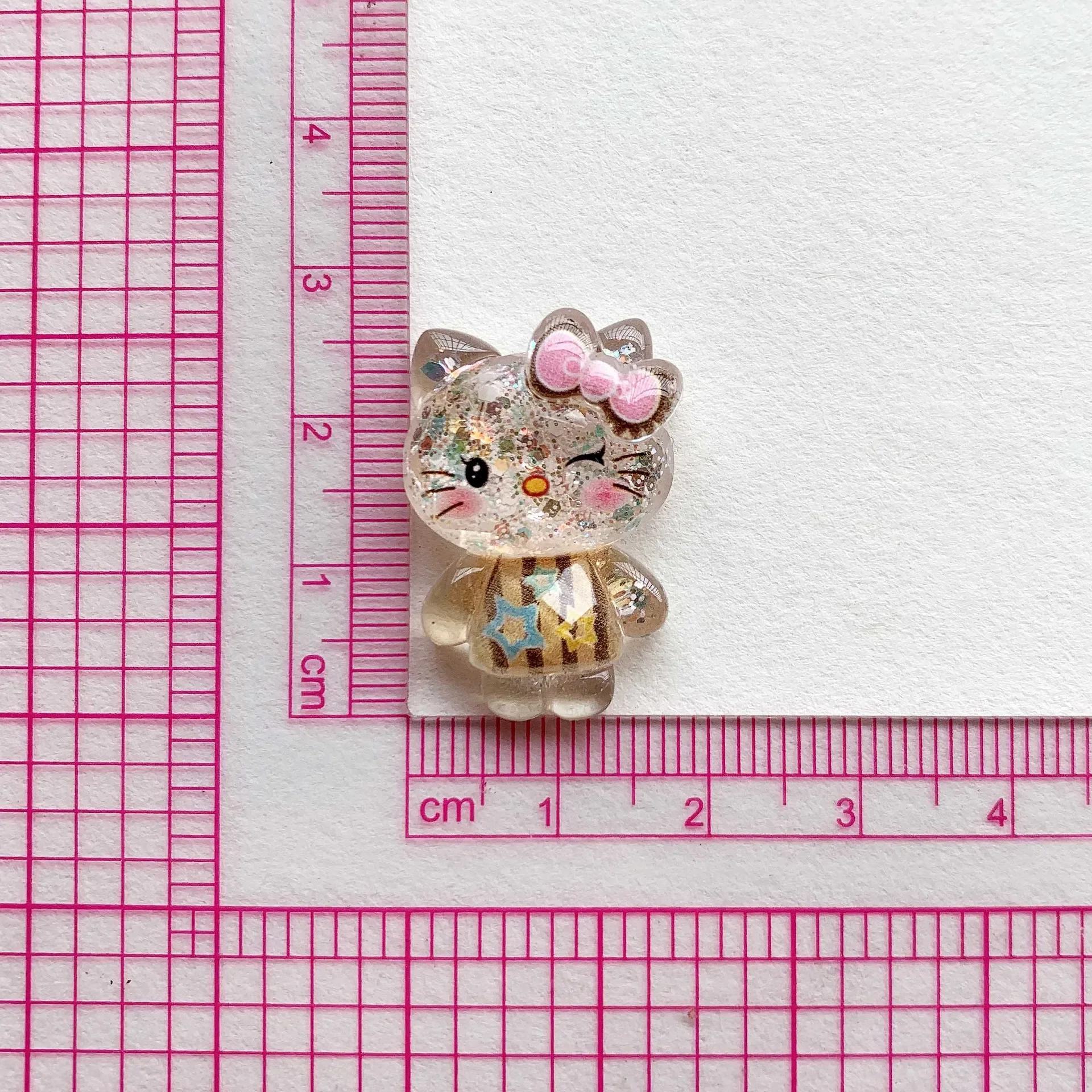 Material de Hello Kitty, Color café, bonito collar DIY de dibujos animados, funda para teléfono móvil, accesorios de resina decorativos hechos a mano, regalo de cumpleaños