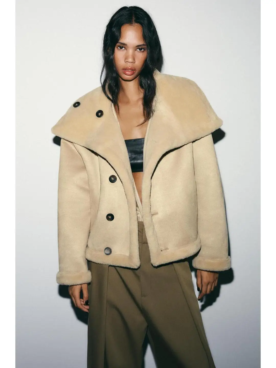 

Double-Sided Wear Casual Splicing Artificial Fur Effect Jaet Coat for Women Straight Body pe Long Sve Button Closure