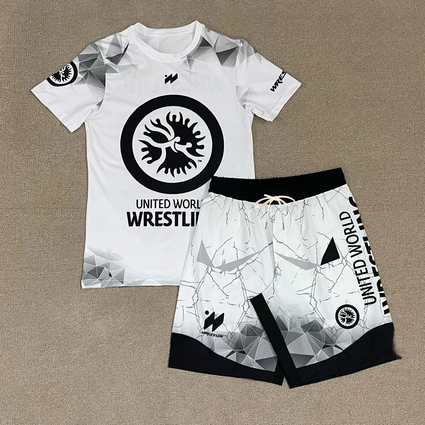 2026 New Hot Selling New United World Wrestling Sports Set Black and White T-shirt and Shorts Quick Drying Training Battle Suit
