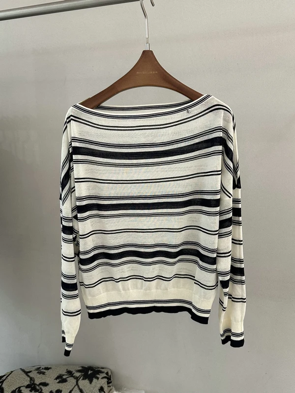 

Ladies' Knitted Long Sleeve Striped One-Shoulder Top Textured Contrast Color Versatile Comfortable Breathable Spring Fashion