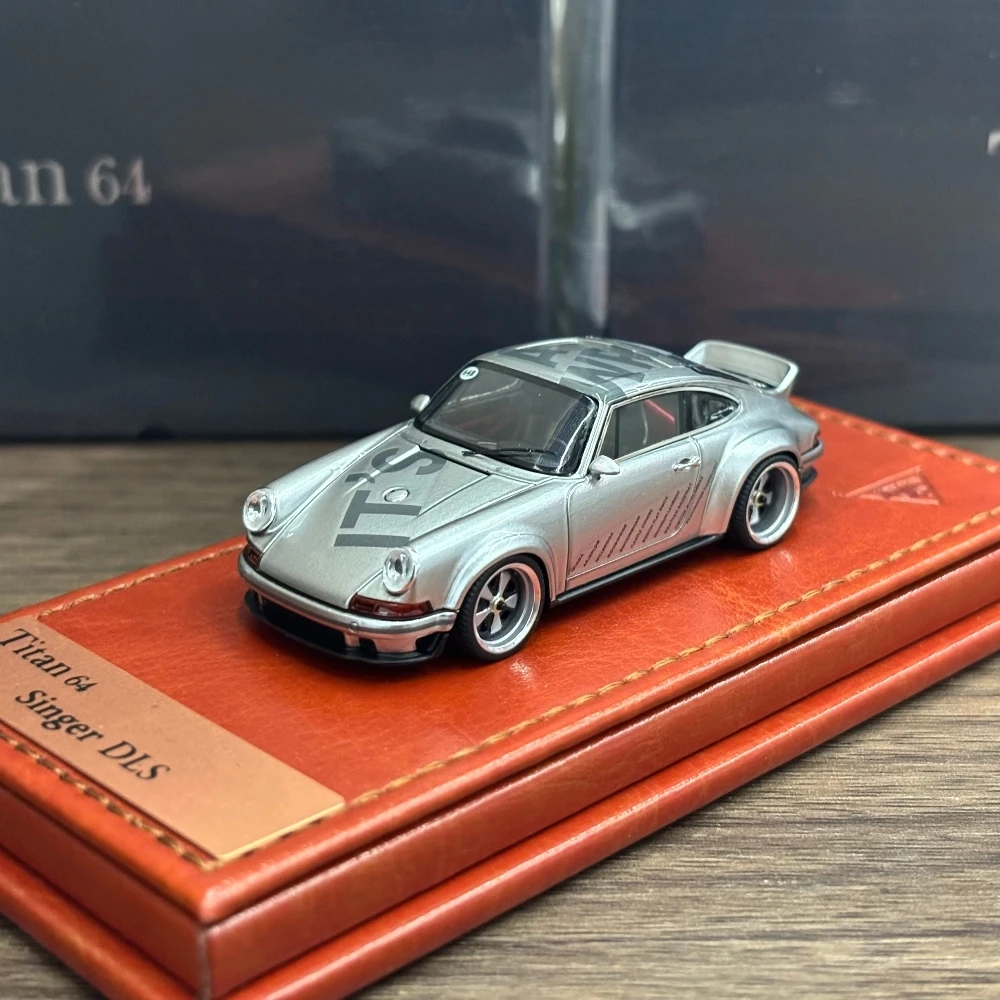 โมเดลรถเรซิ่น Make Up 1:64 Singer DLS Goodwood Festival of 2019