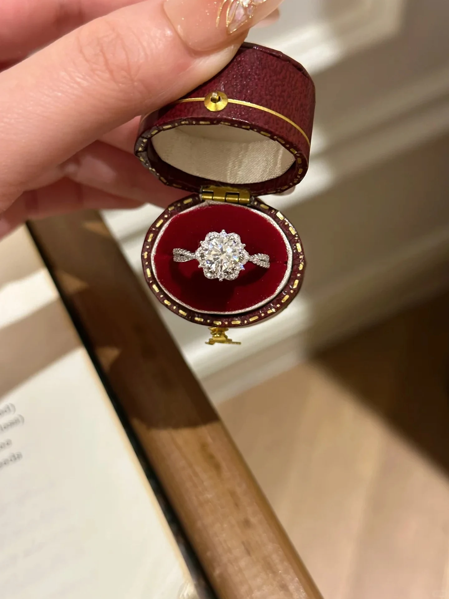 elegante-set-di-anelli-di-fidanzamento-stile-principessa-in-argento-sterling-925-con-brillante-pietra-moissanite-per-donne-lusso-e-sensazione-retro