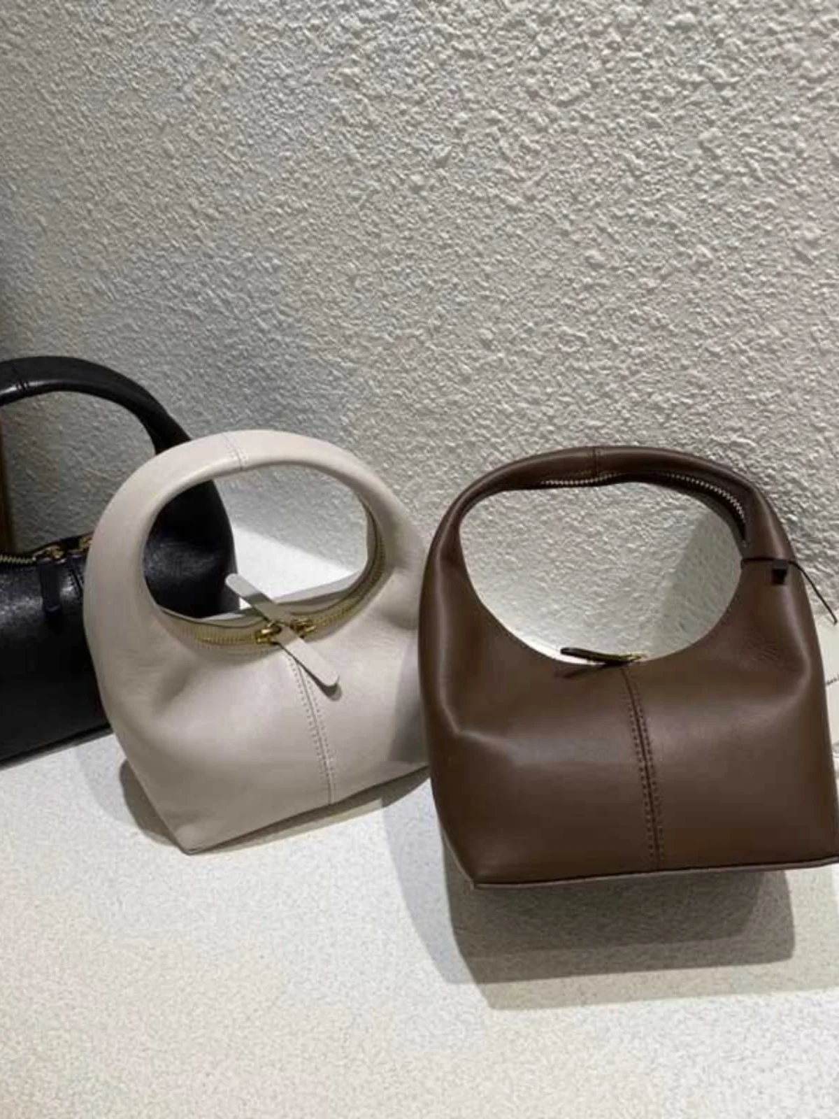 bolso-de-mano-de-cuero-con-hebilla-a-la-moda-bolso-tipo-dumpling-de-piel-de-o-pequeno-para-mujer-estilo-coreano-informa