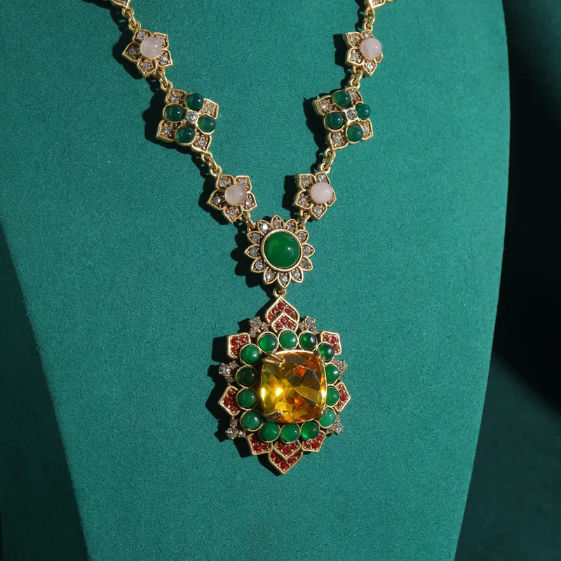 Vintage Green Glaze Pendant Necklace Crystal Pink Flower Jewelry High Quality For Ladies 2026 New Trends Valentine Day Souvenirs