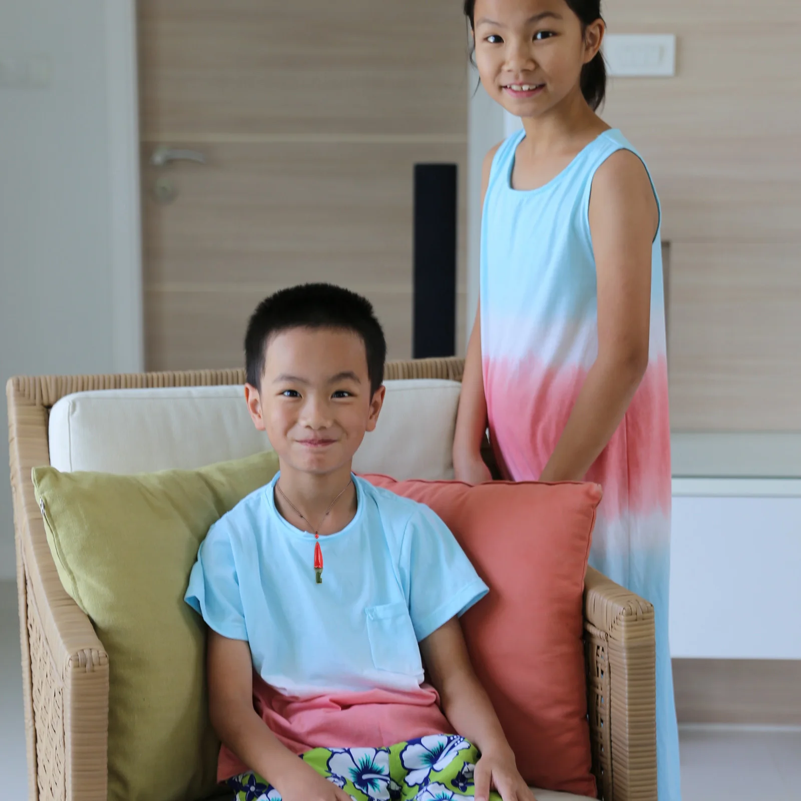 

3Pcs Ceramic Whistle Necklace Red Pepper Shaped Whistles for Kids Bright Musical Instrument Plaything Hand Brain Exercise