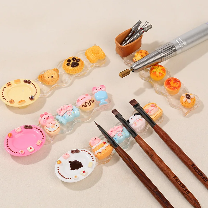 KANIU Cute Animal Nail Brush Holder 5 Grid Plastic Pen Kawaii Pet Head Design Dopamine Color Storage Organize For Nail Art Tools