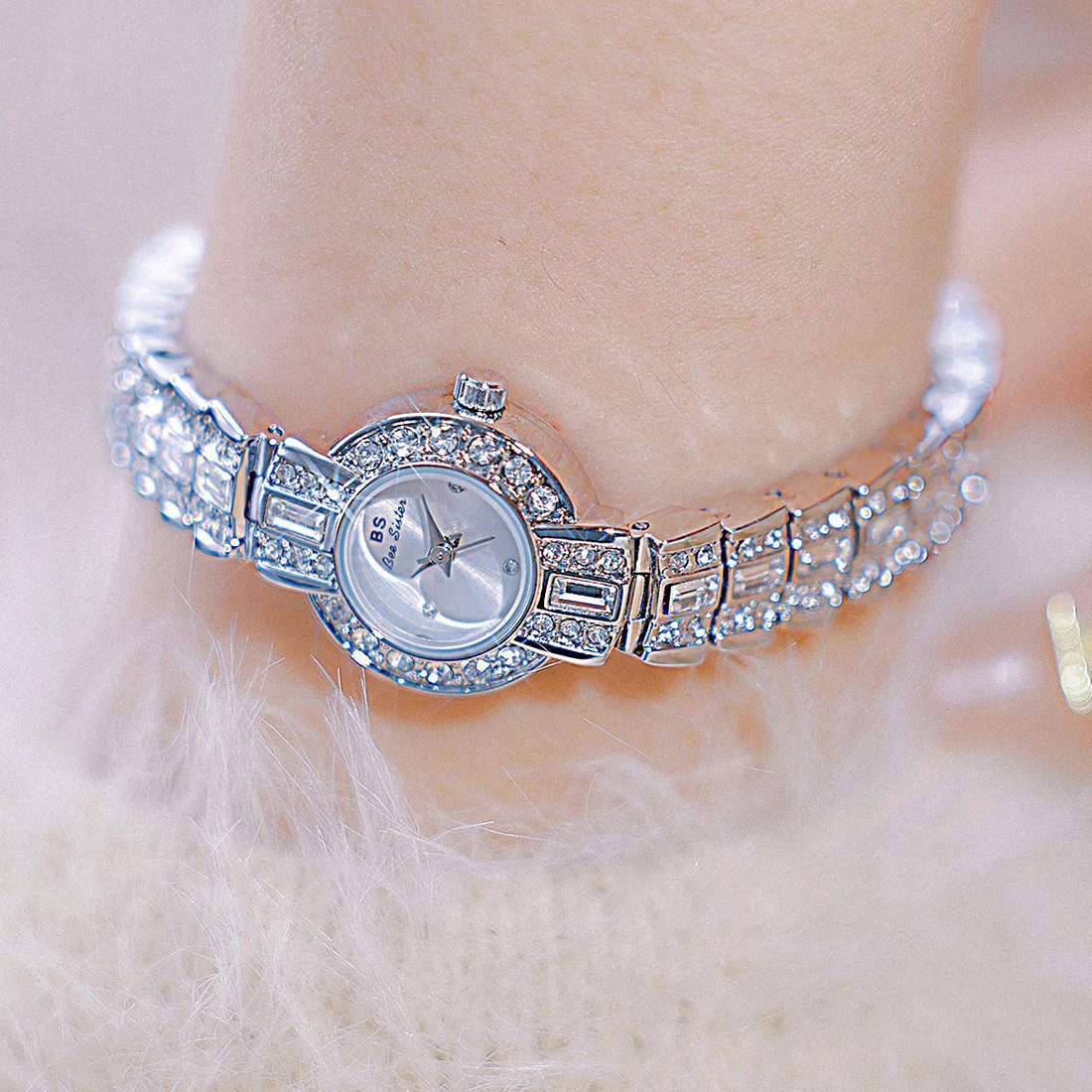 BS Women's Watches 2025 Luxury Elegant Ladies Wrist Watch Gold Silver Rhinestone Quartz Wristwatch Vintage Female Small Clock