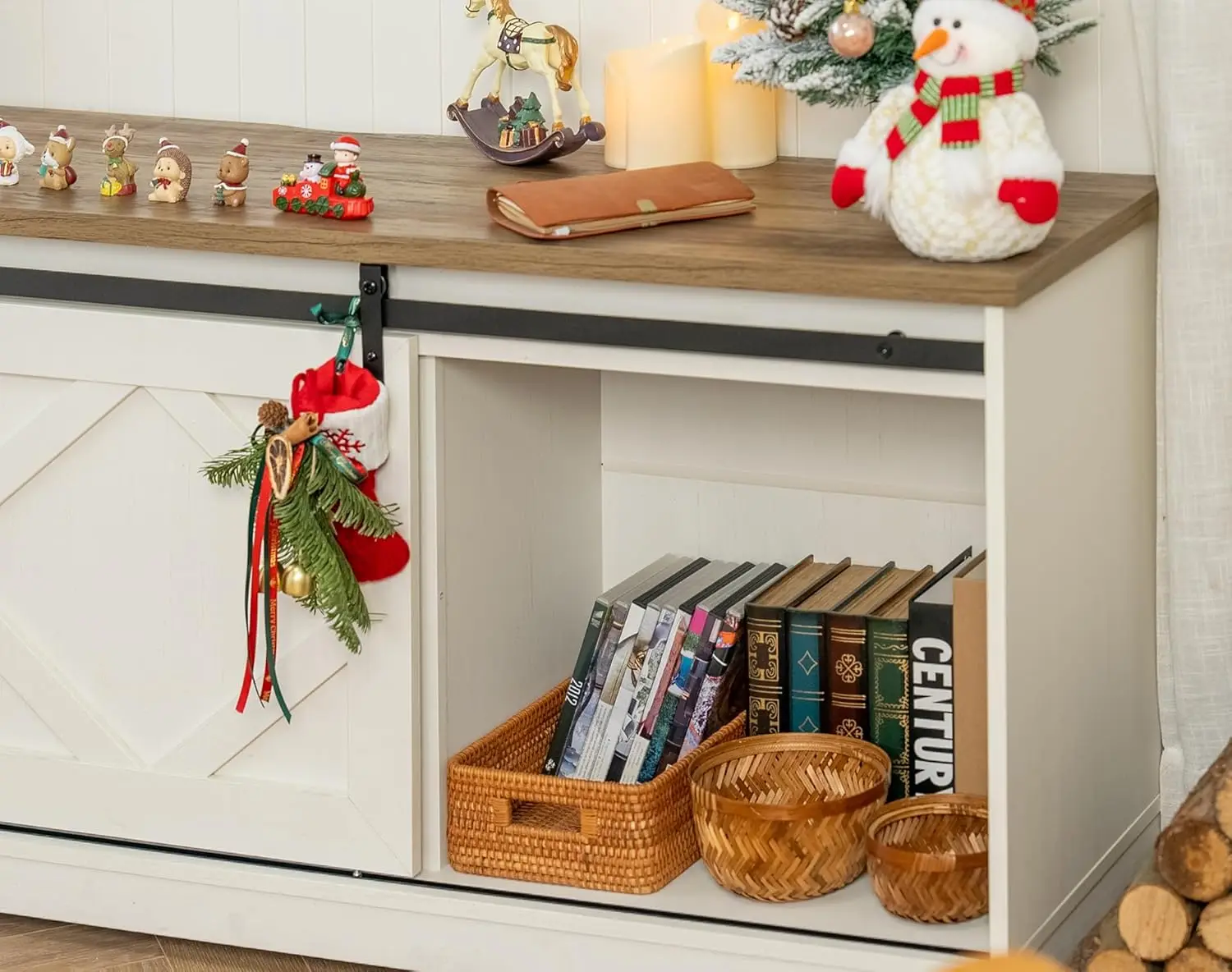 Meuble TV de ferme moderne avec porte de grange market, centre de divertissement pour téléviseurs jusqu'à 75 pouces, console multimédia TV en bois, armoire de table