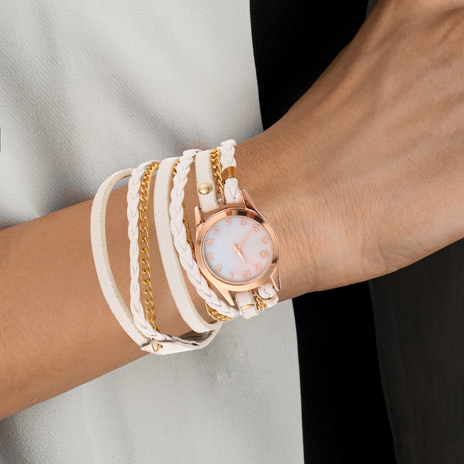 

1Pcs Elegant Women Bracelet Watch Simple Stylish Delicate Wrist Watch Lady Quartz Timepiece Fashion Accessories