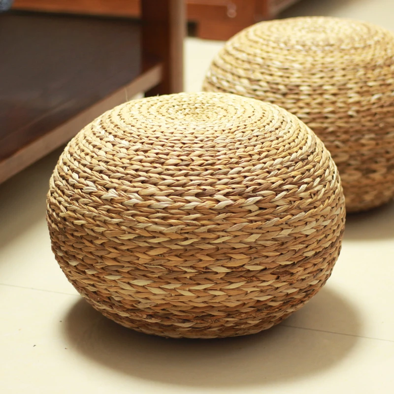 The product can be customized.Rattan weaving small stool, shoe changing stool, pastoral simplicity, shoe stool, low stool