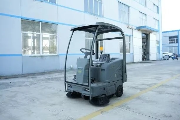 New Compact Electric Ride-On Sweeper 1300mm Sweeping Width 7200/h Efficiency 130L Dustbin 30L Water Tank 1200W
