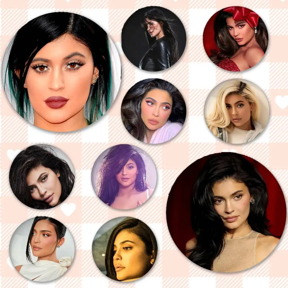 Singer K-Kylie J-Jenner Badges Peripheral Lapel Pins Tinplate Round Brooch For Shoulder Bag Accessories Souvenir Gifts