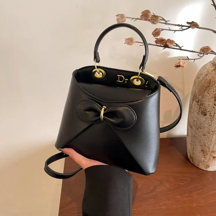 

Ladies Choice Diaper Bag For Women Leather Crossbody Bag Luxury Vintage Tote Minimalist Designer Large Capacity Stylish