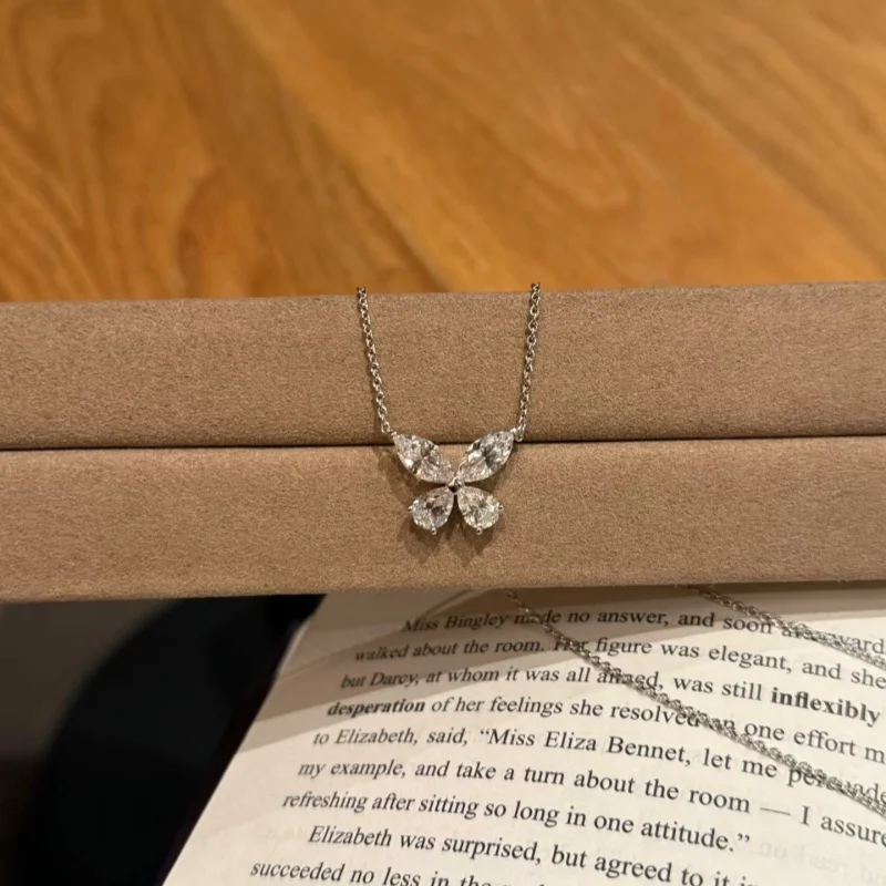 Butterfly shaped moissanite necklace women's 925 silver inlaid diamond necklace party exquisite jewelry gift