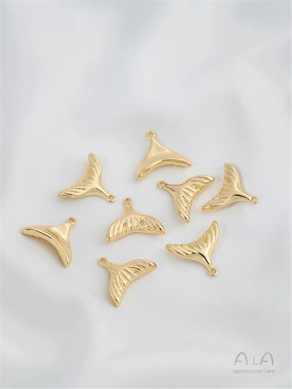 14K Gold Wrapped Bright Whale Beauty Fish Tail Pendant DIY Jewelry Hand Necklace Earring Pendant Handmade Material B366