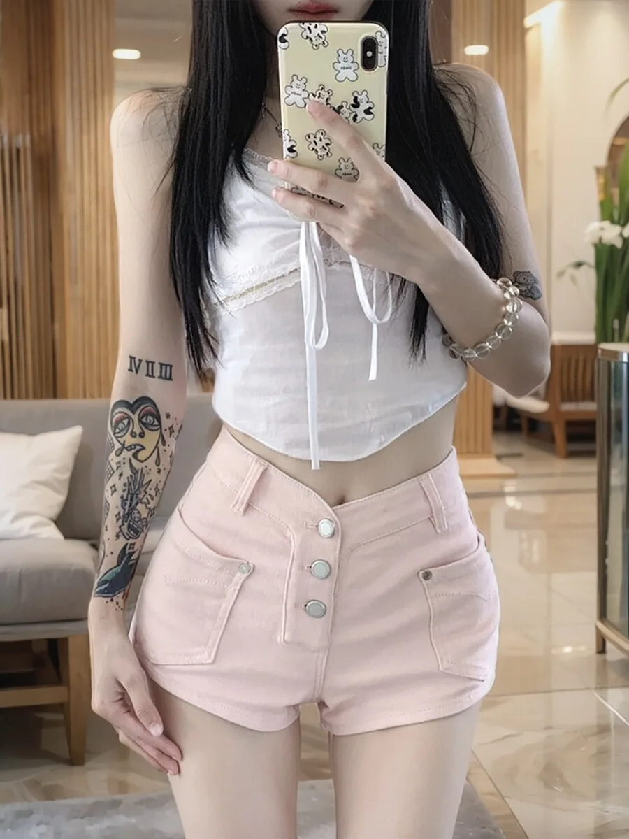 Shorts de mezclilla rosa fucsia súper cortos para mujer, shorts de verano blancos de pierna recta, cintura alta, ajustados estilo americano, shorts negros de moda.