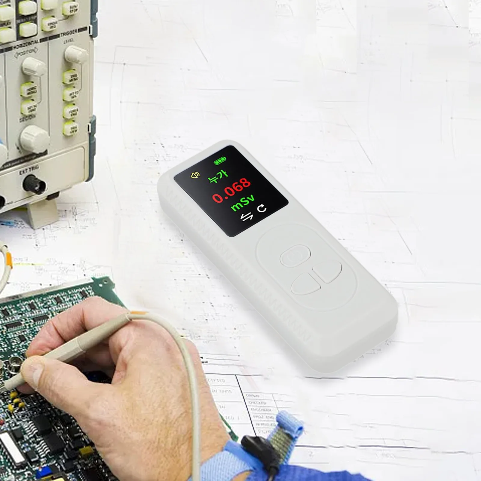 

Compact Radiation Detector with Clear Screen Geiger Counter for Safe Measurement of Radioactivity in Various Environments