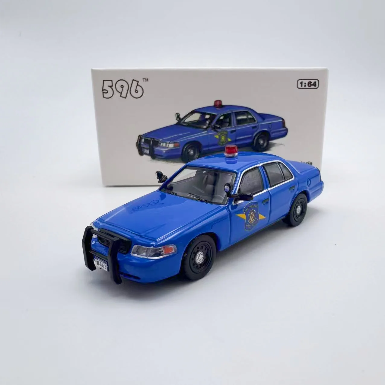 

596 1:64 Crown Victoria CV United States Wisconsin Michigan Alloy Car Model