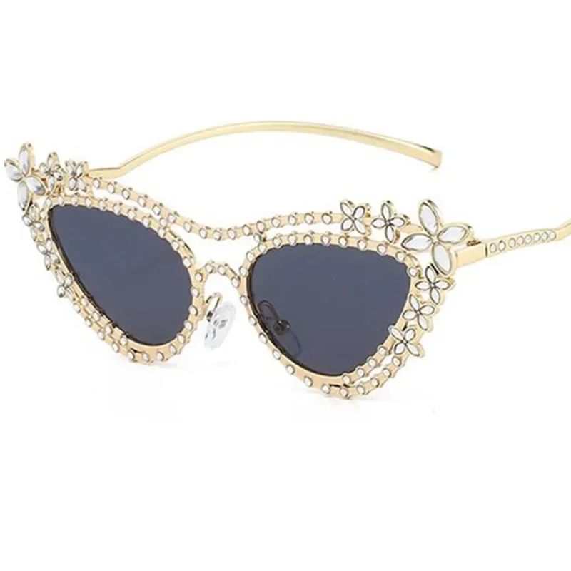 

HOT Women's Cat Eye Sunglasses Diamond Studded Anti-UV Hollow Design Personalized Sun Glasses Ornamental Spectacles