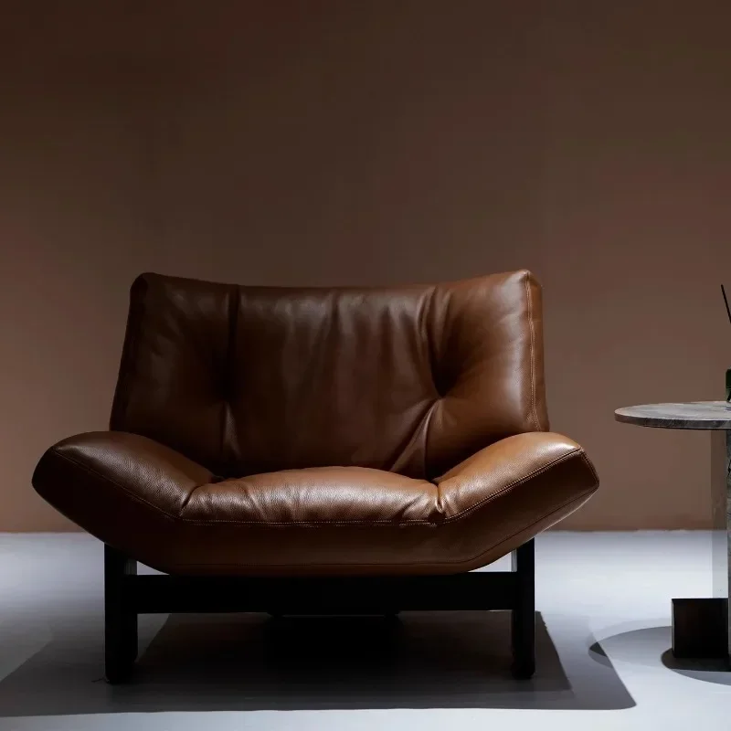 Italian minimalist sofa chair