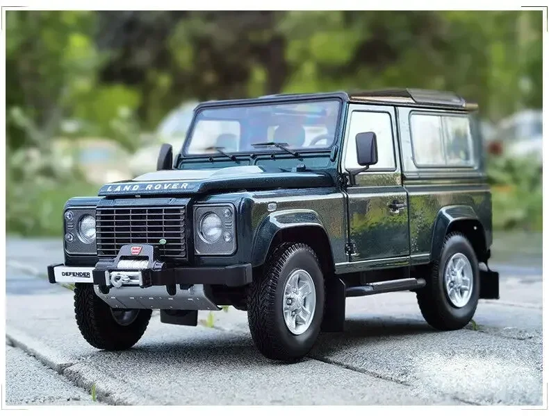 Kyosho 08901 1/18 For Land Rover Defender 90 Diecast MODEL Car Gifts Green/Gray Kids toys gifts For Display Collection Metal