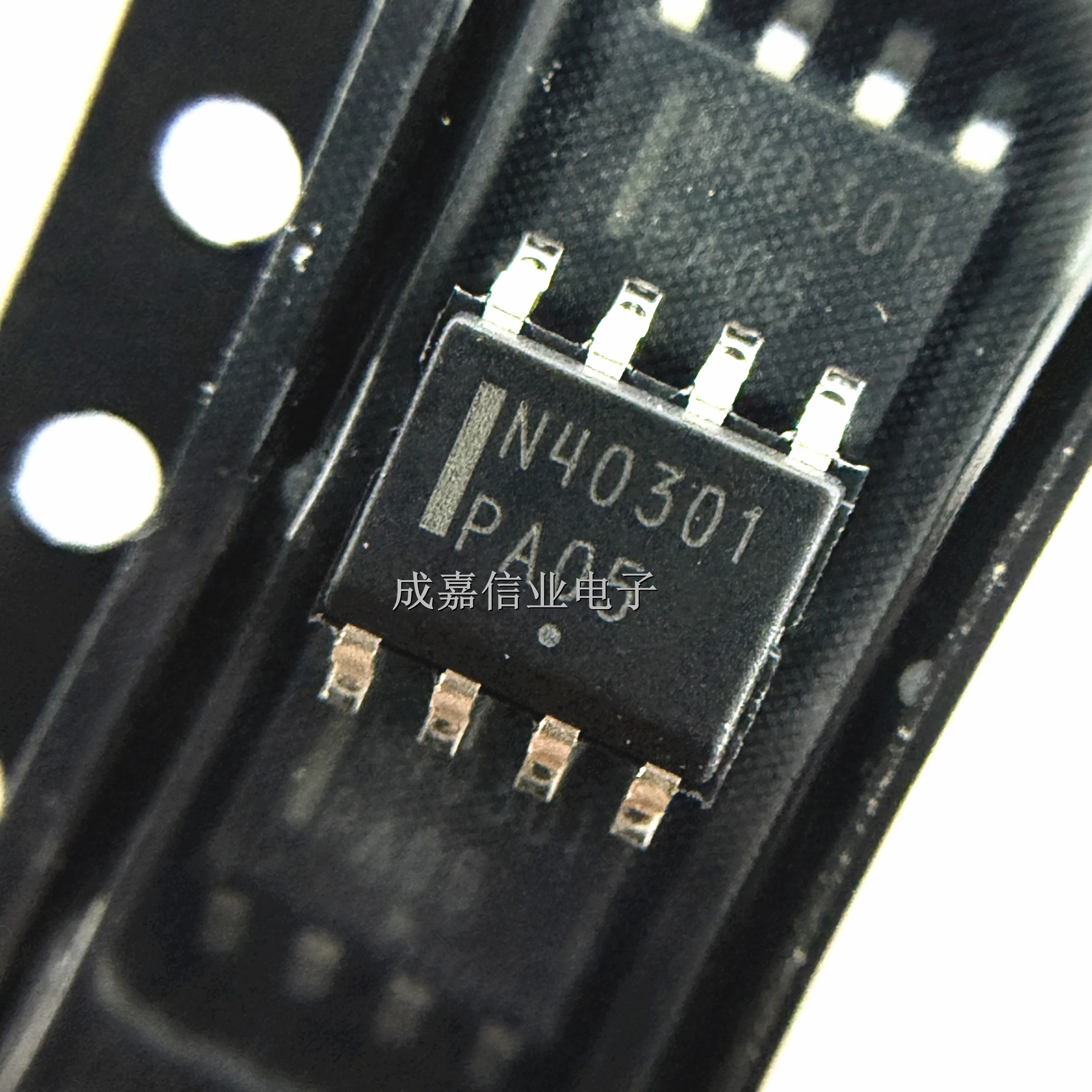 10 pz/lotto NSS40301MDR2G SOP-8 MARCATURA; N40301 NPN Transistor Bipolari - BJT MATCHATO LO VCE (SAT) 3A 40v
