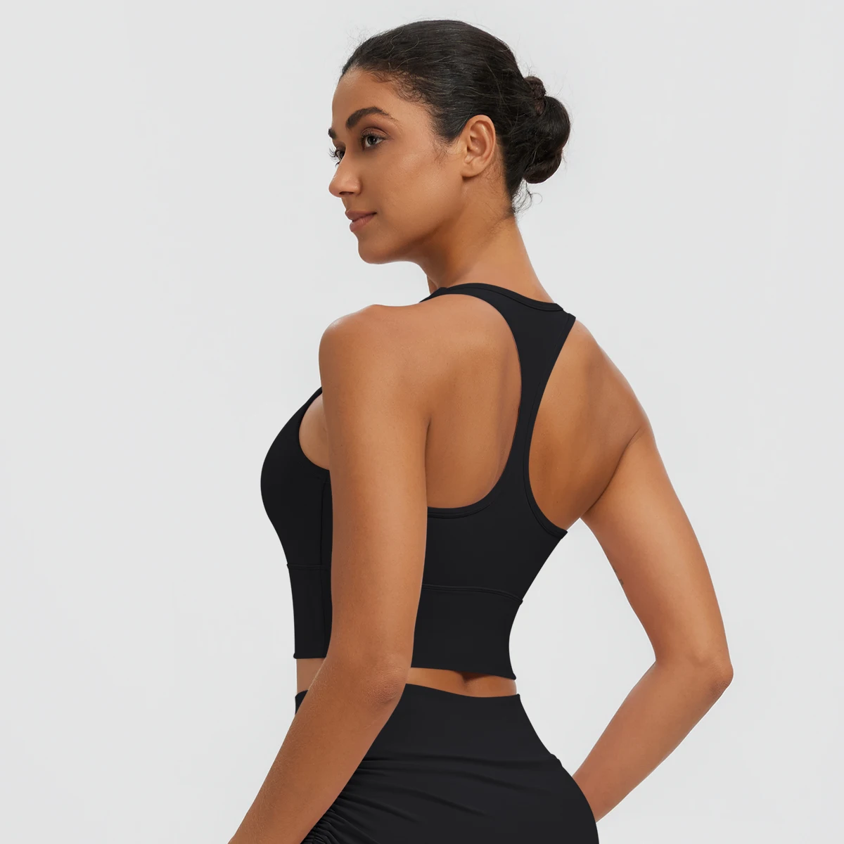 Schnell trocknendes, sexy Yoga-Top in I-Form, stoßdämpfendes Lauf-Yoga-Oberteil mit Brustpolster, einfarbiges Sommer-Fitness-Oberteil für das Training. – Detail 10