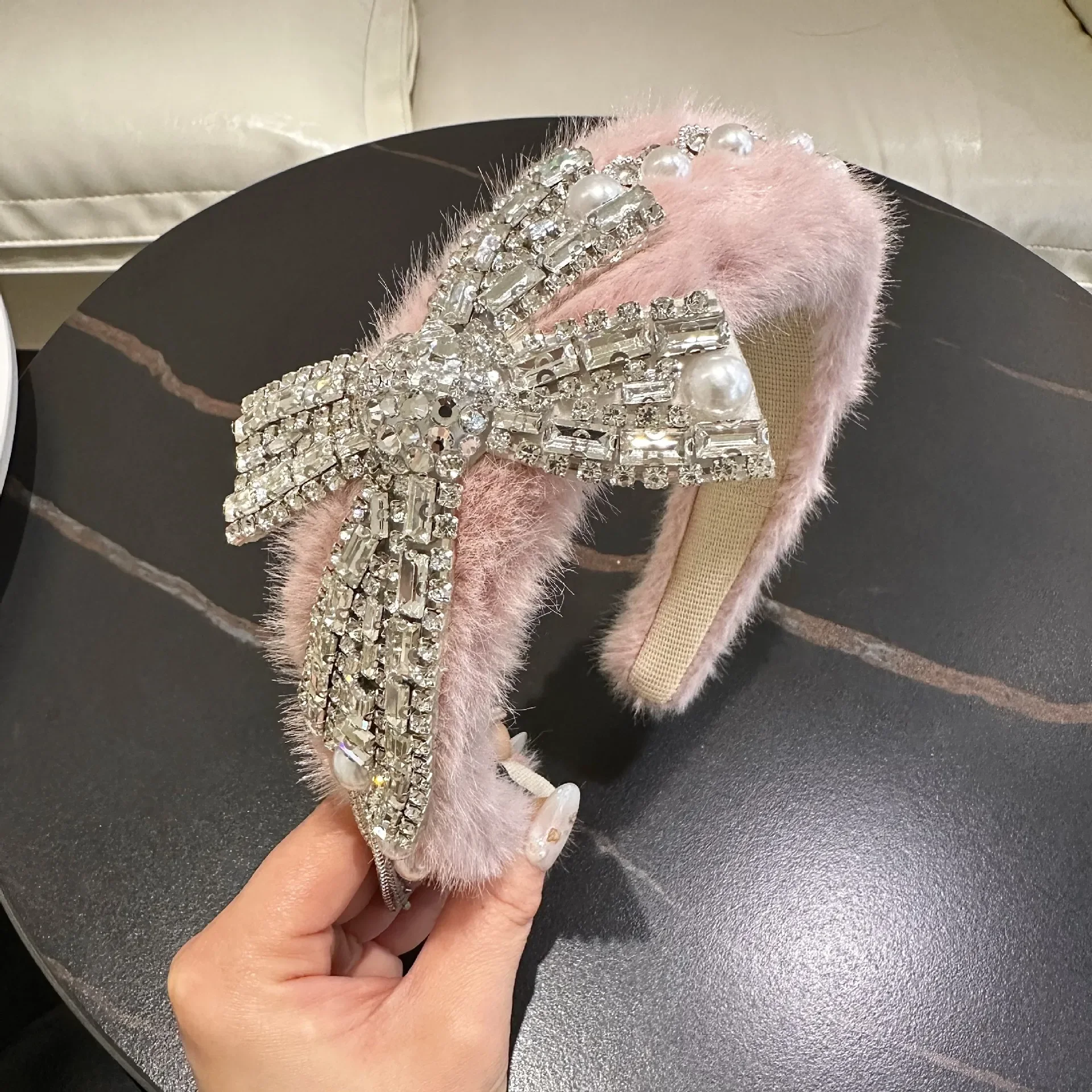 Women Luxury Winter White Pink Faux Fur Headbands High Quality Crystal Chian Hair Band Lady Hair Hoop Furry Gift