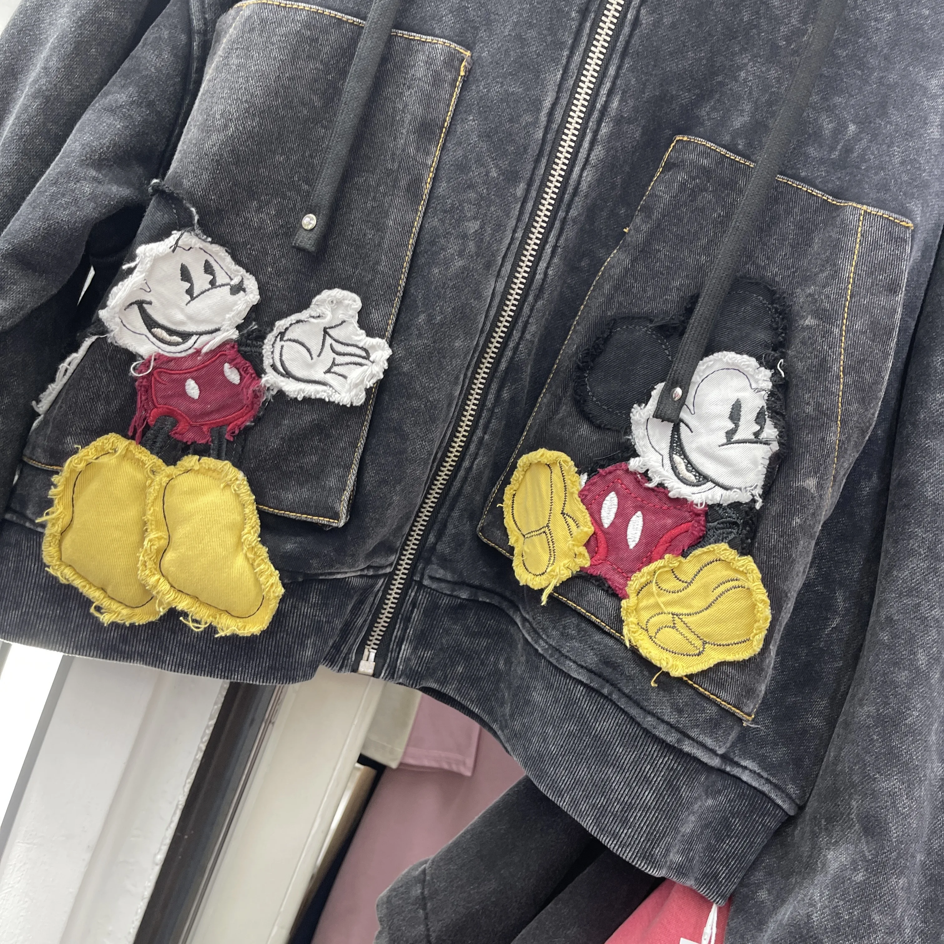 2025 New Heavy Embroidery Cartoon Short Jacket for Women Loose Fit Versatile Trendy Brand Hooded Sweatshirt Black Jacket