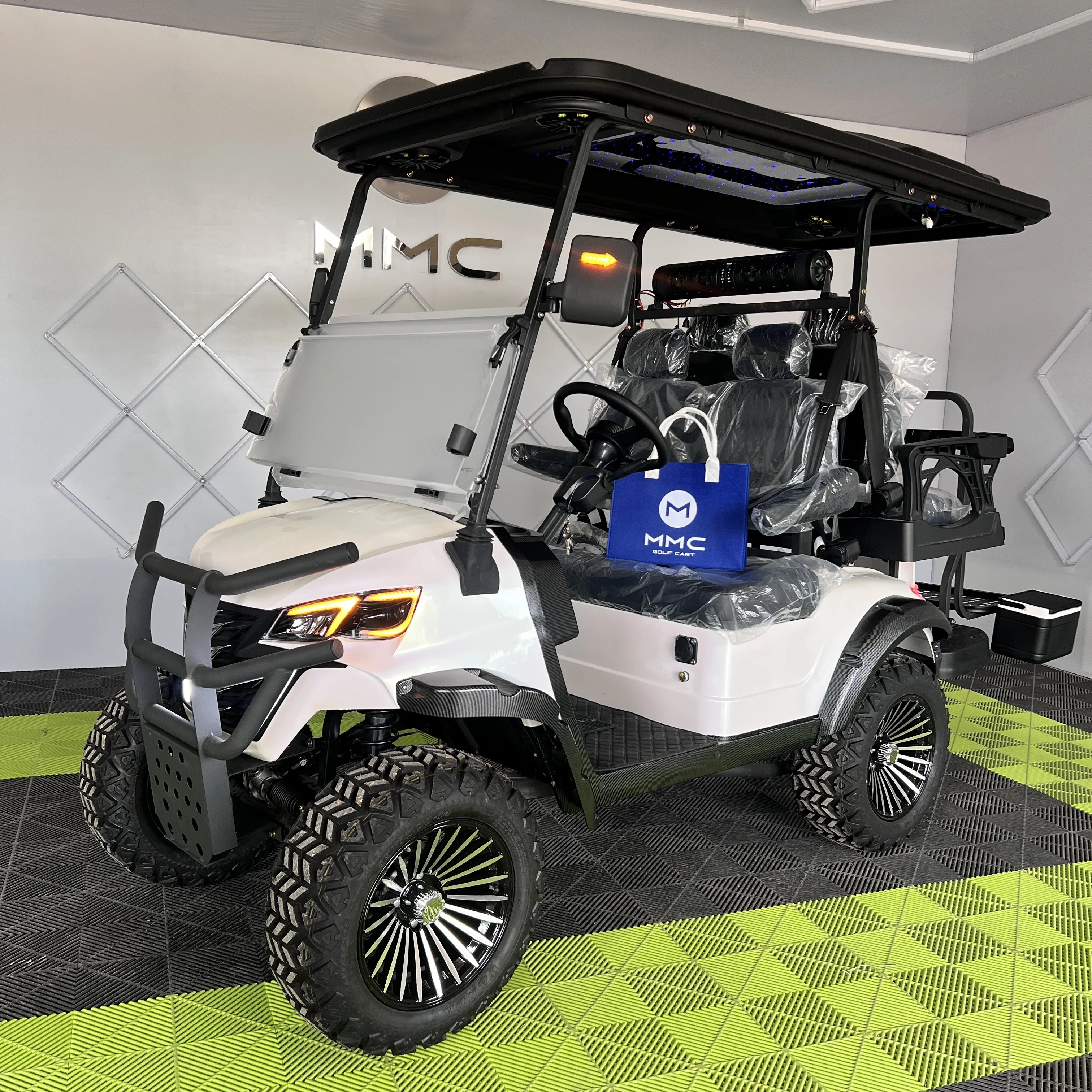 

MMC Factory 72V Lithium Battery Four-wheel Drive Electric Golf Cart Solar Panel Off-road Hunting 4-seater Golf Cart