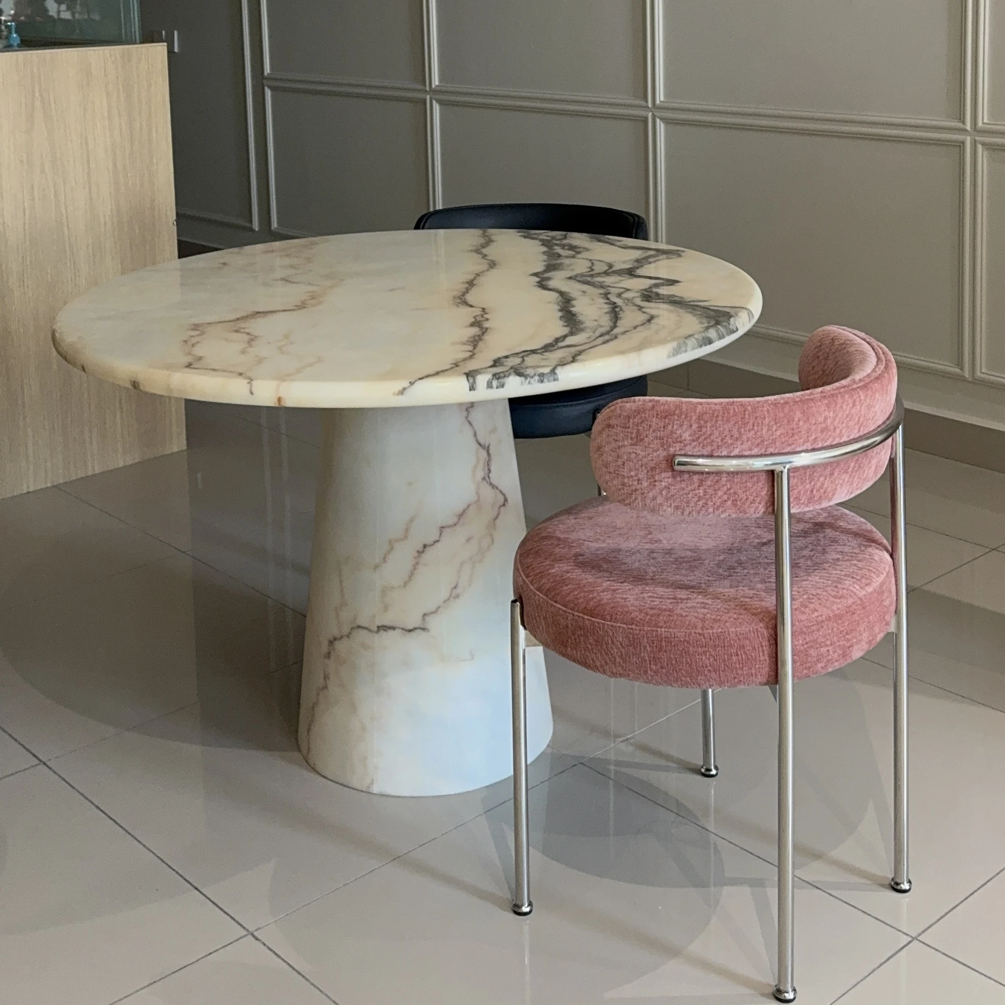 White Natural Marble Luxury Dining Table and Modern Round-Shaped Pink