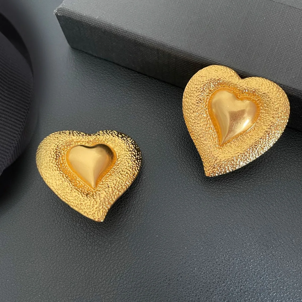 nuevas-joyas-y-accesorios-de-estilo-vintage-pendientes-en-relieve-tridimensionales-con-forma-de-corazon-amoroso-de-alta-calidad-para-regalos-de-mujer