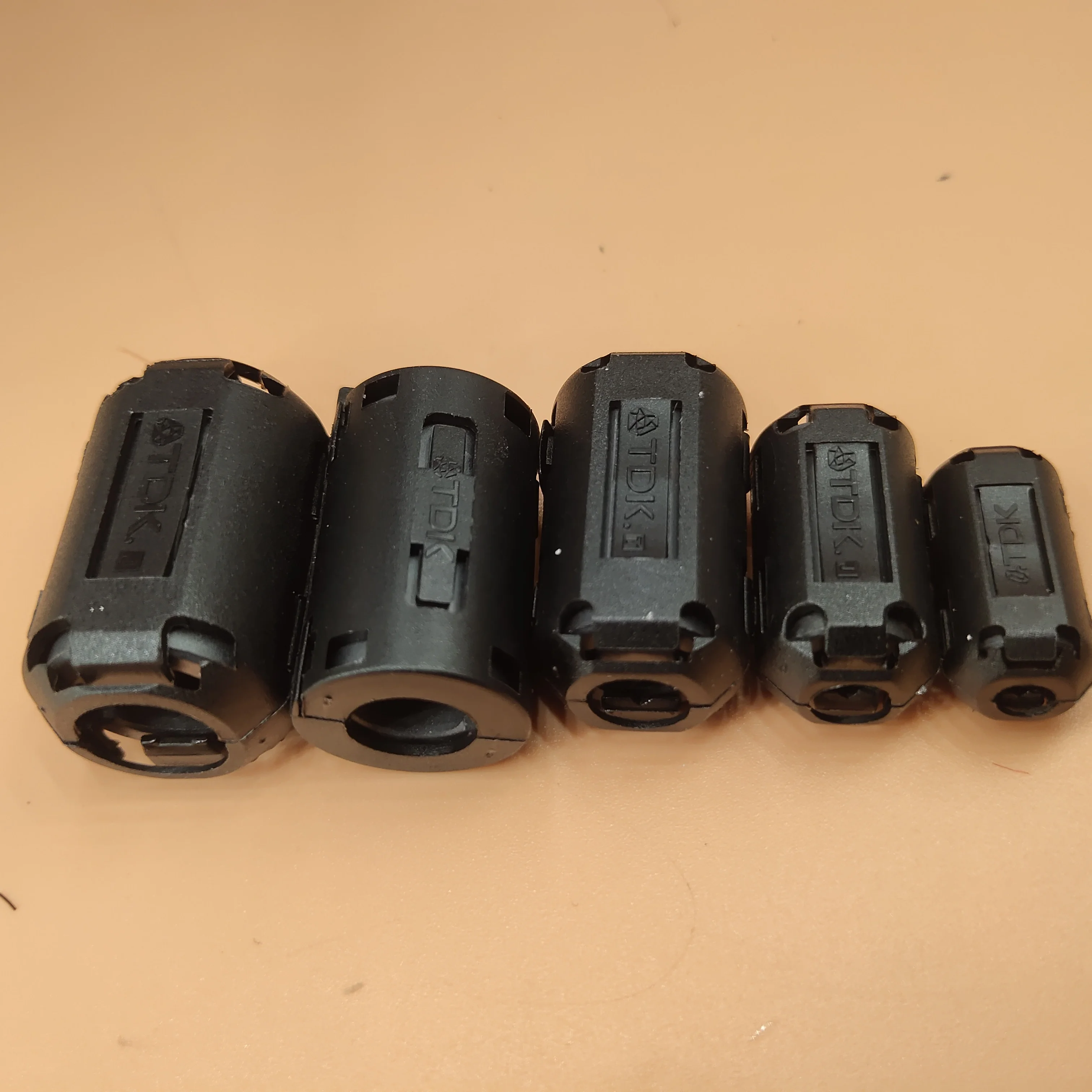 Nuovo TDK 10 Pz Nero 5/7/9/13mm staccabile anti-inceppamento schermatura a scatto anello magnetico filtro ad alta frequenza per cavo audio