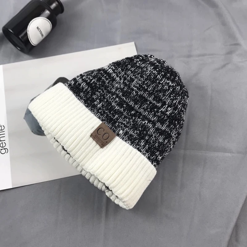 Damenmütze ohne Krempe, warm gefütterte Strick-Skimütze für Damen und Herren, geeignet für warme Alltagskleidung im Herbst und Winter. – Detail 3