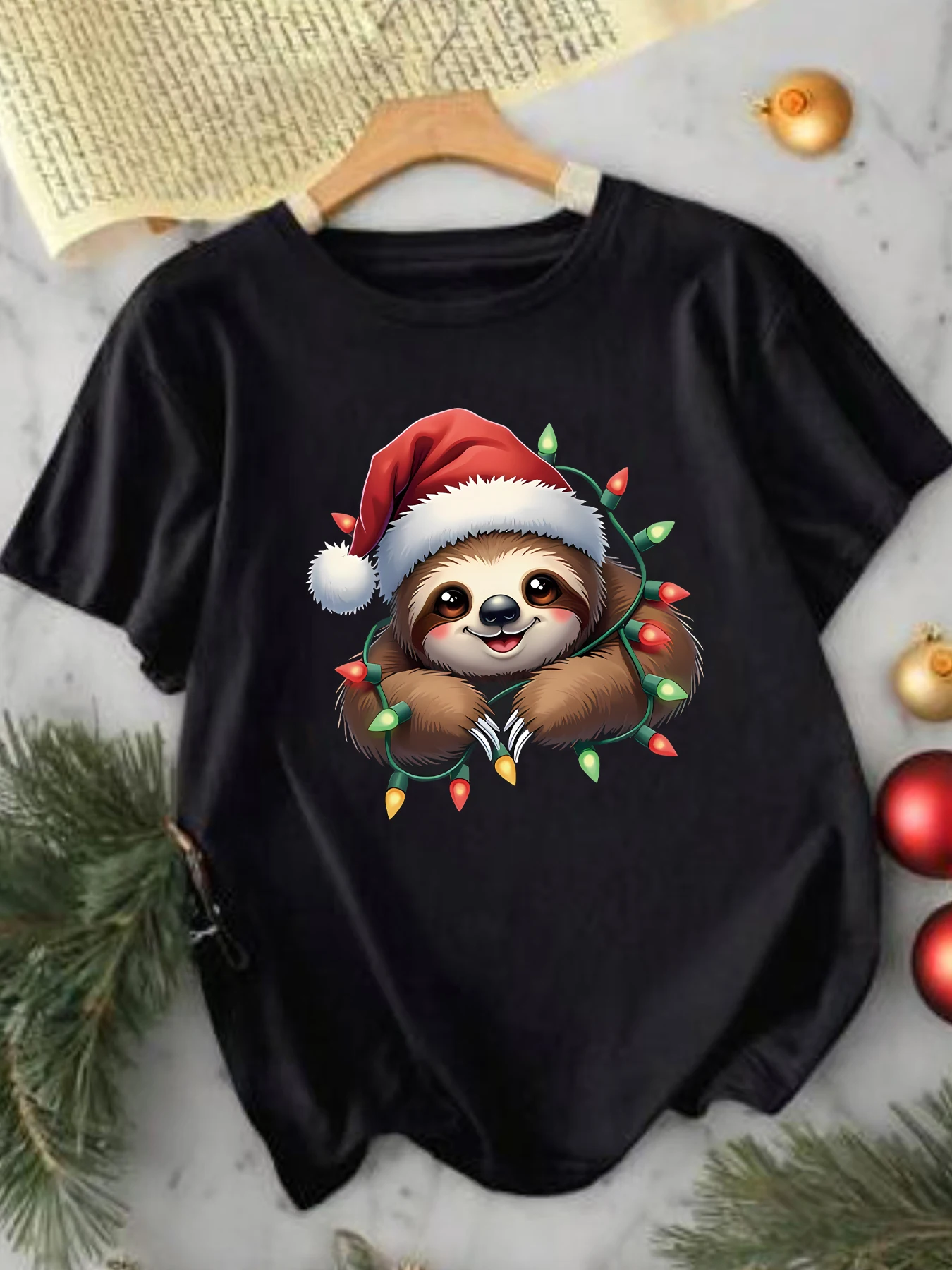

Рождественская шляпа с принтом ленивца, повседневная модная женская повседневная одежда, летняя футболка с коротким рукавом