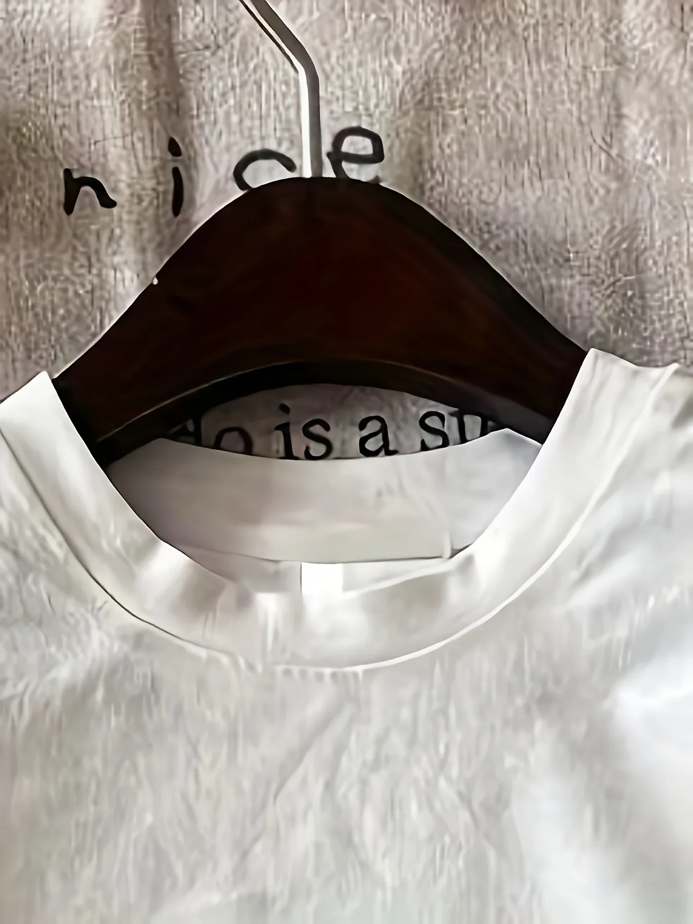 Camiseta feminina com estampa gráfica de tartaruga vibrante, gola redonda, padrão geométrico, manga curta, camiseta casual para o verão