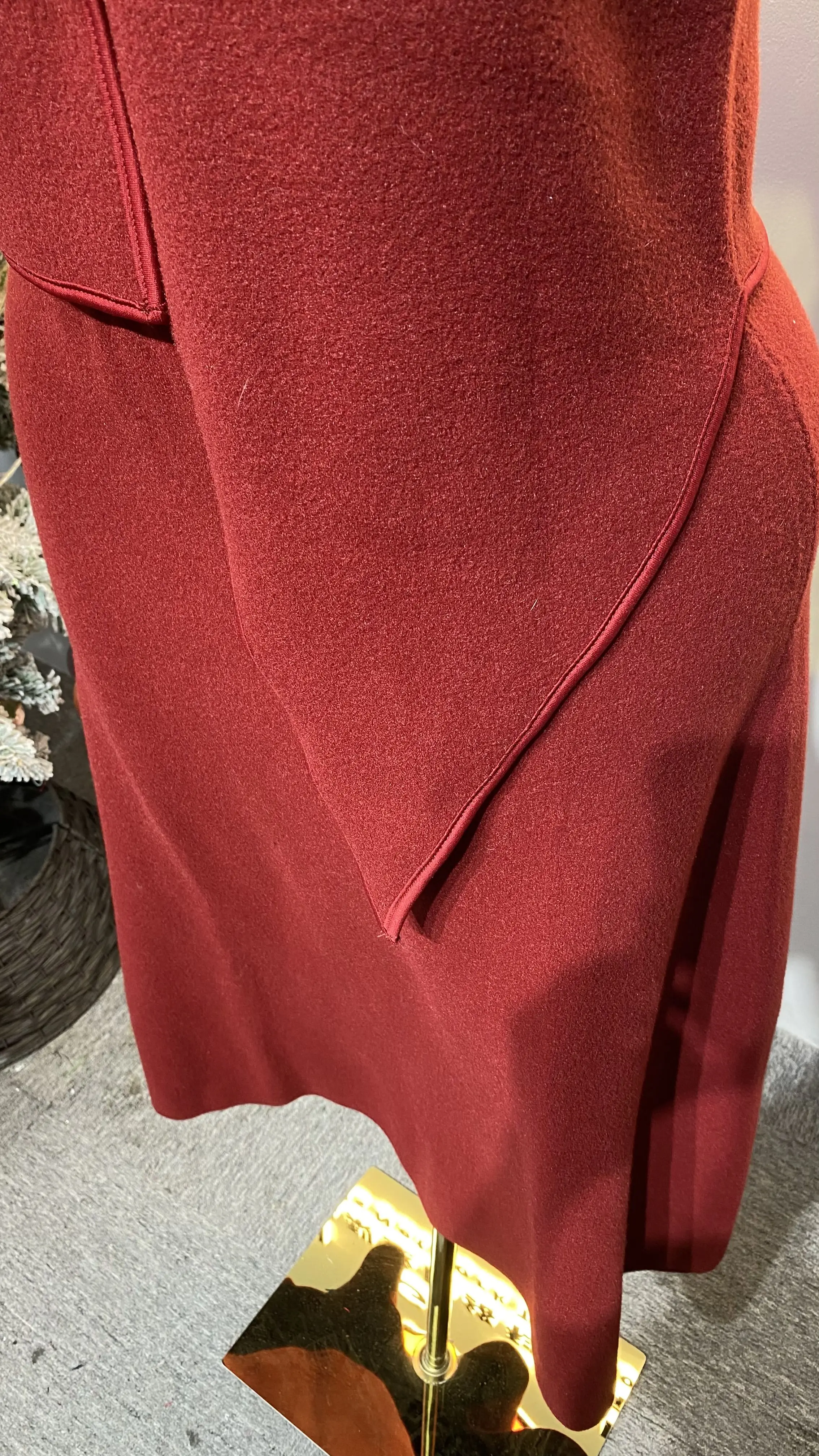Set di maglione e gonna lavorati a maglia di fascia alta alla moda di nuovo stile autunnale all'ingrosso premium per donne eleganti.-GZXX267