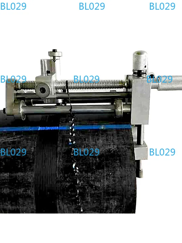 PE pipe mechanical rotary scraper for removing oxide layer scraping with planer knife  four-sided blade Stainless steel frame