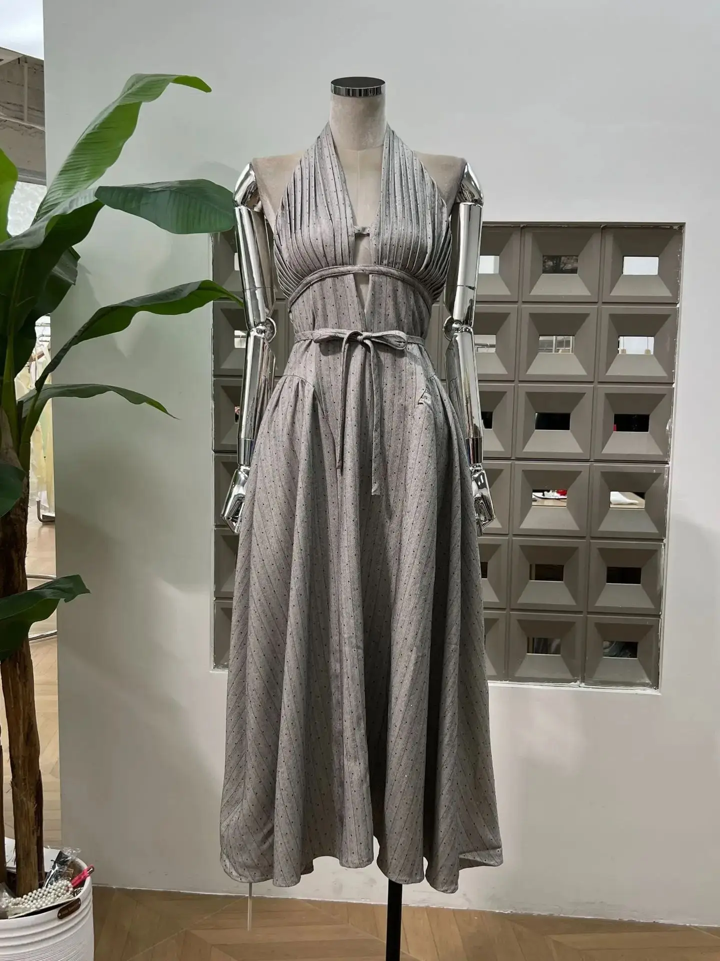 

Summer New Sleeveless Long-Style Polka Dot V-Neck Fitted Club Ball Vintage Evening Party Dress Fashion Style Chic Women Dresses