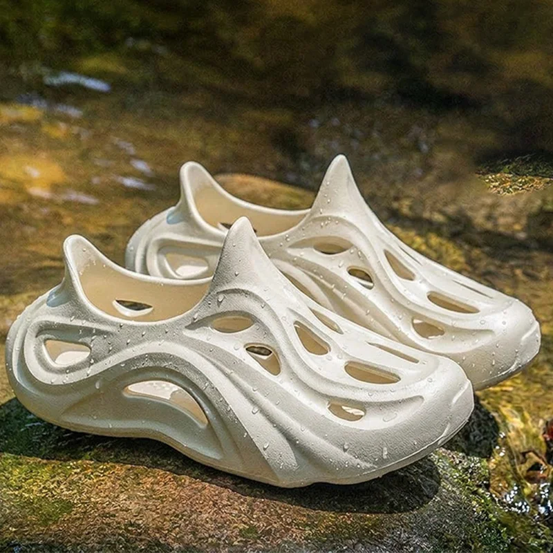 

Men's Thick Sole Wading Hiking Clogs 2026 Summer New Trend Hollow Out Sports Shoes Man Comfortable Breathable Slides Sandals