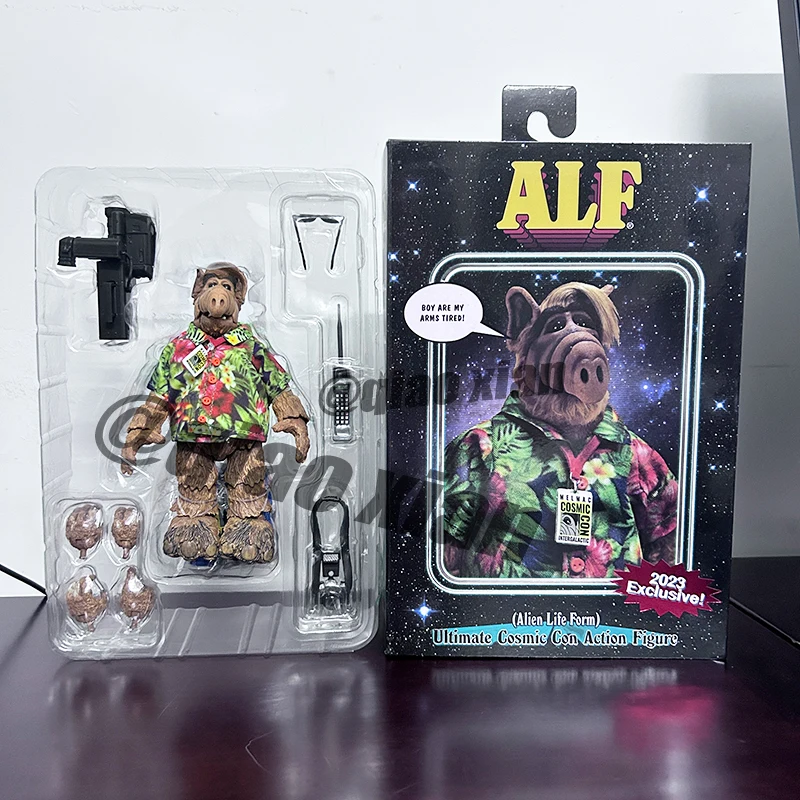 NECA Figure 2023 Exclusive Alien Life Form ALF Ultimate Cosmic Con Alf-holiday Ver. Action Figure Model Toys Christmas Doll Gift