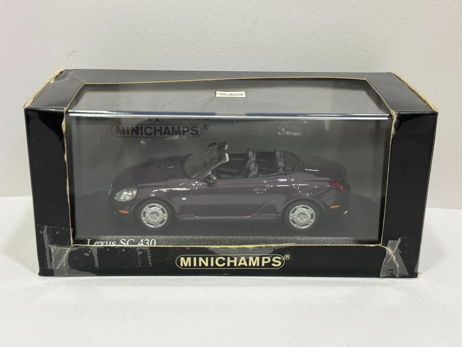 โมเดลรถ Lexus SC 430 ปี 2001 อัลลอยด์ สเกล 1/43 ของสะสม ของเล่น ของที่ระลึก ของตกแต่ง พร้อมกล่อง (สภาพกล่องเสียหาย)