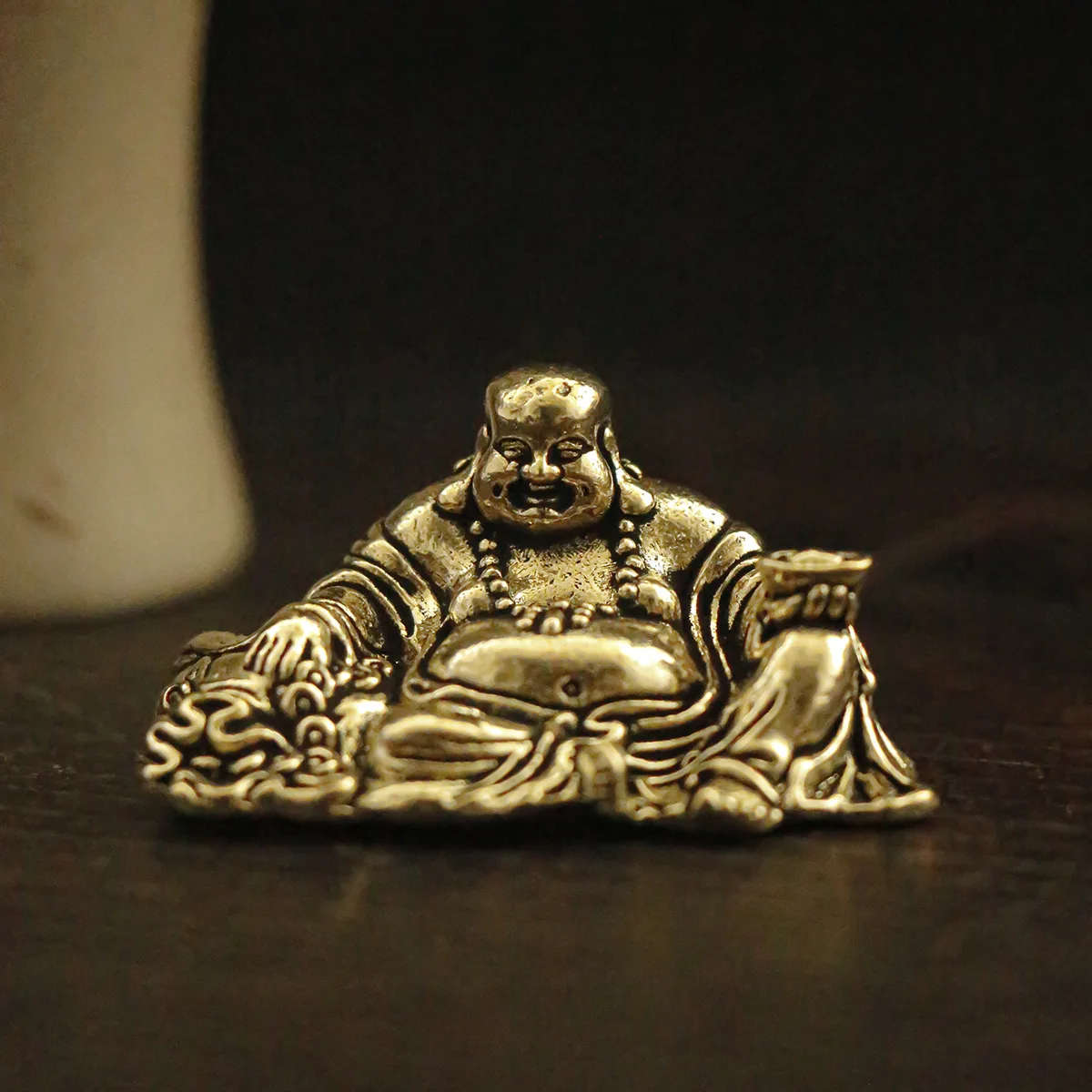 1 small brass Buddha statue, Gautama Buddha, Amitabha Bodhisattva, small ornaments