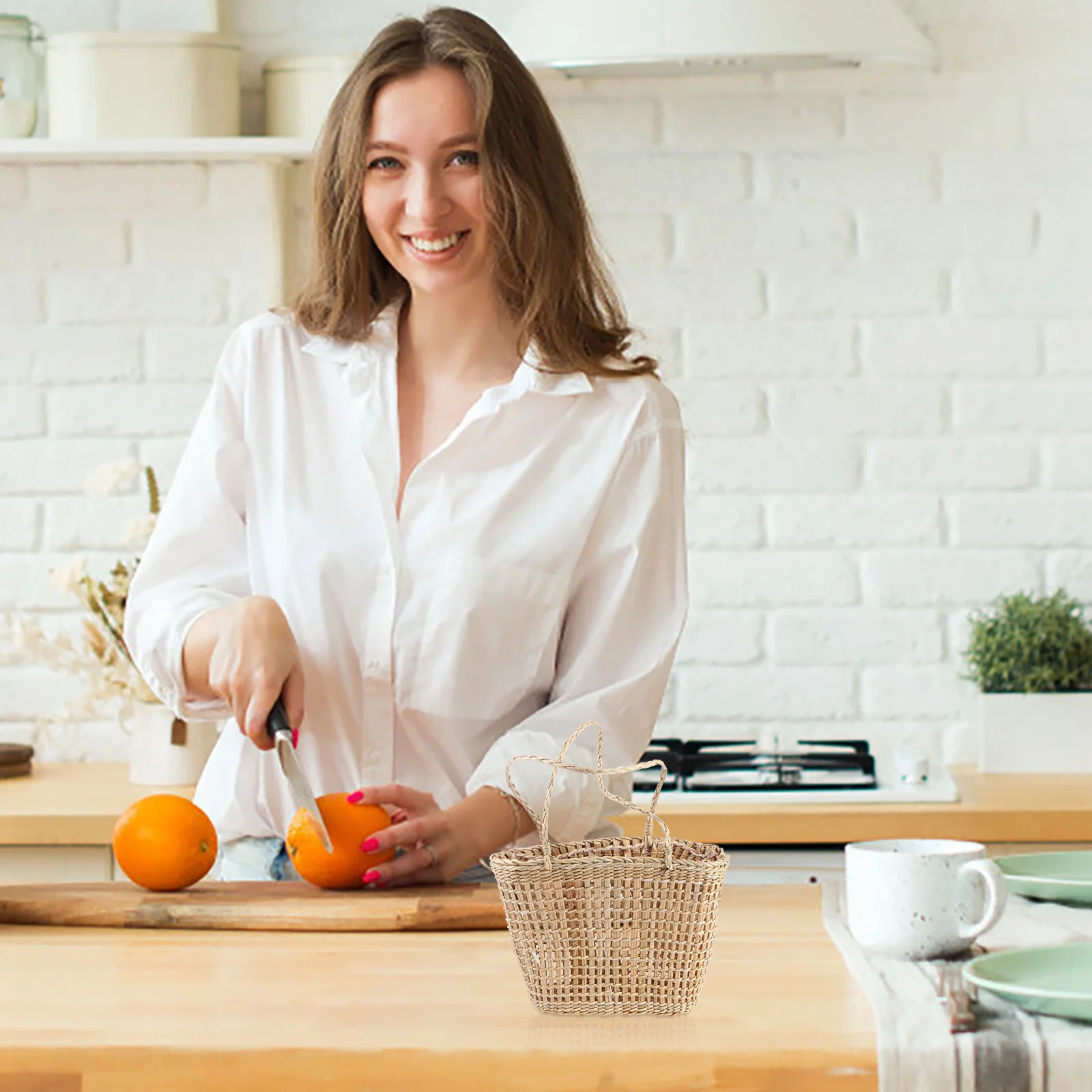 

1Pcs Light Brown Handwoven Rattan Basket Natural Flower Basket Multi-Purpose Storage Container Portable Organizer