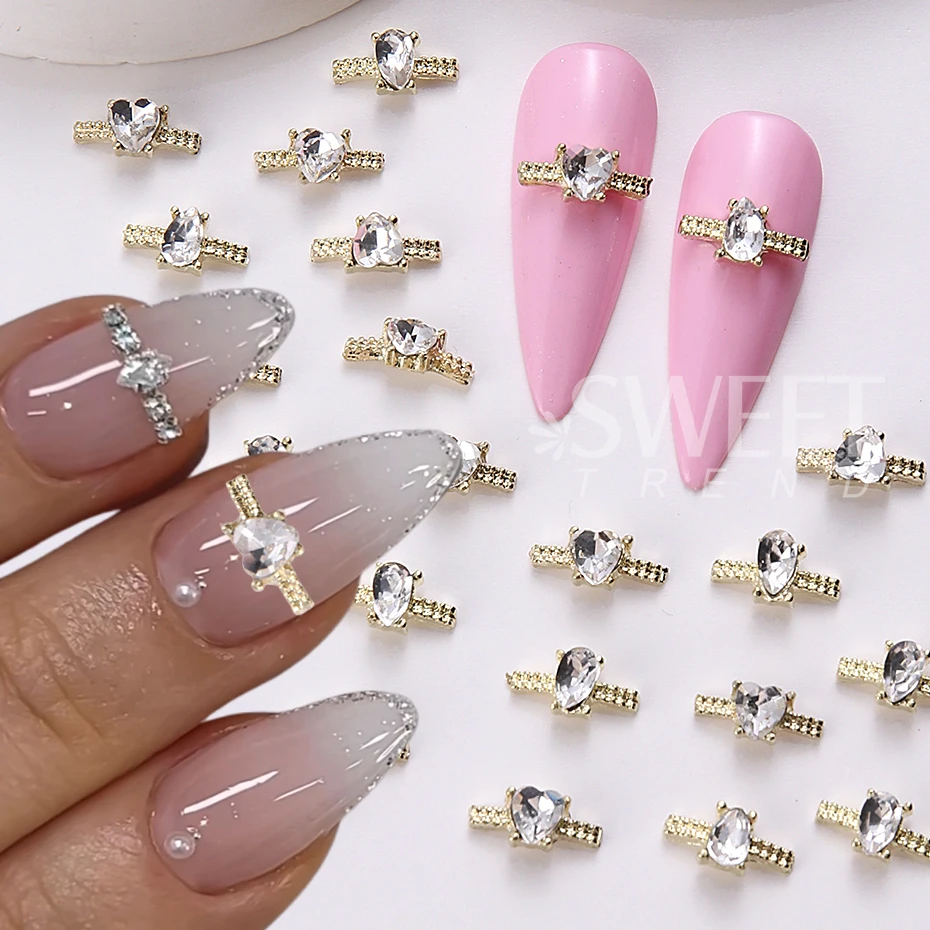 20 個混合リングメタルネイルアート装飾チャーム装飾品シャイニングゴールデンラブハートラインストーンネイルアクセサリージュエリーパーツ