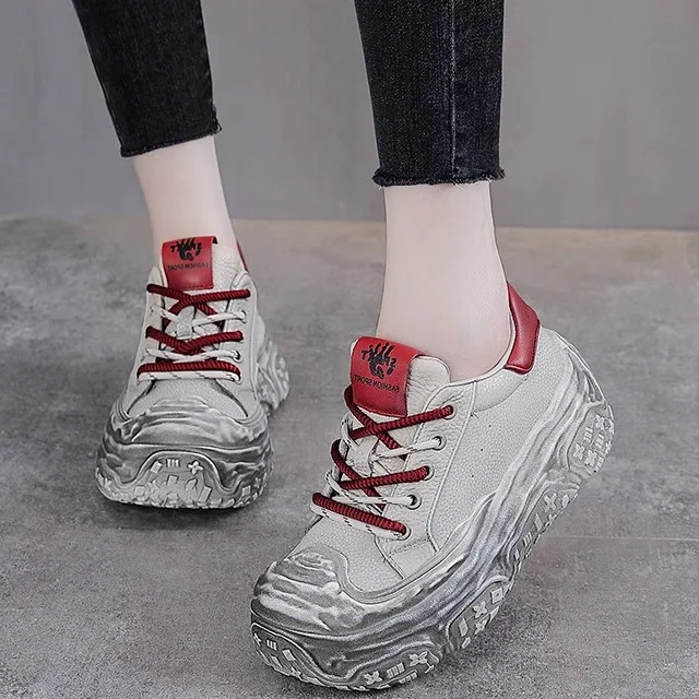 

Женские милые спортивные белые кроссовки Dad oes из натуральной кожи с большой головкой Thi Bot Casual oes с противоскользящим носком и круглым носком...