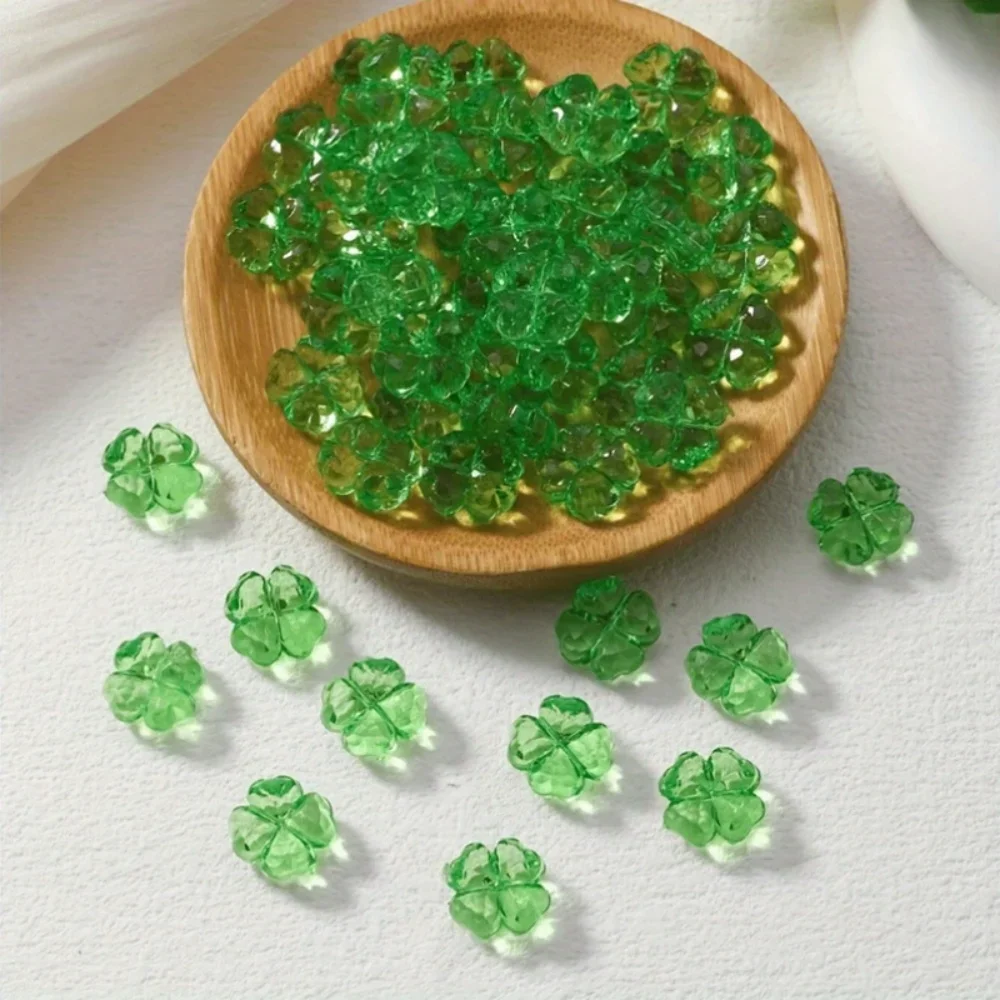 100/200 piezas de cuentas acrílicas para el Día de San Patricio, cuentas facetadas con forma de trébol, color verde transparente, para decoración de fiestas en casa, joyería y la confección de collares.